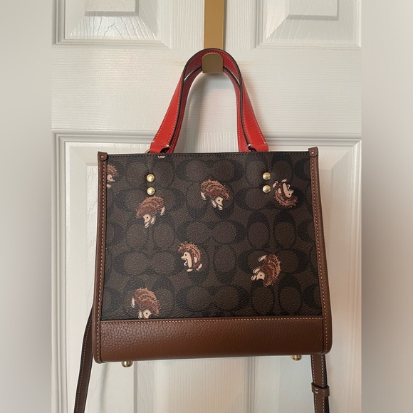 COACH Dempsey Tote 22 In Signature Canvas With Hedgehog Print - Picture 4 of 10